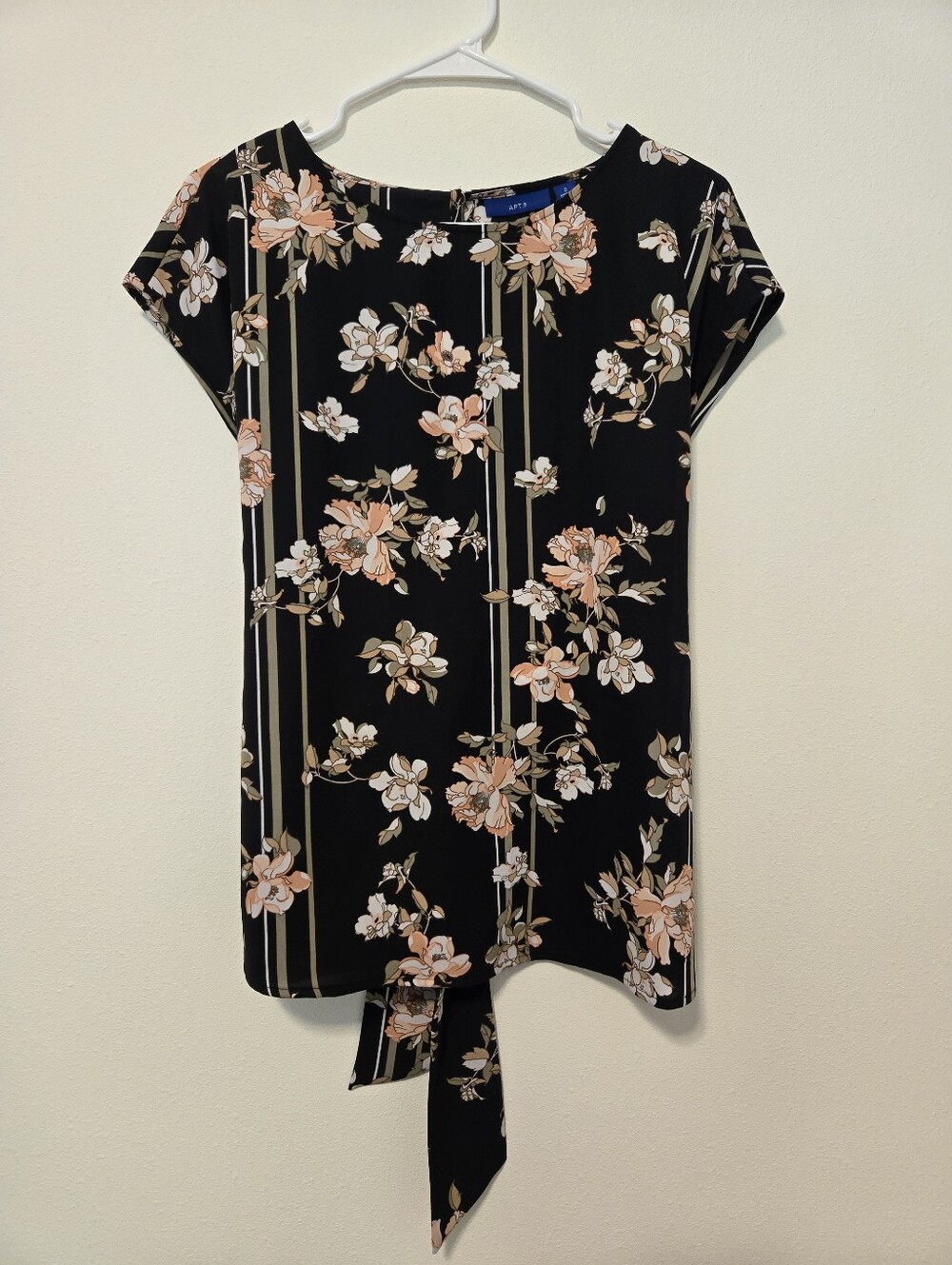 Apt.9 Womens Black Floral Top Small